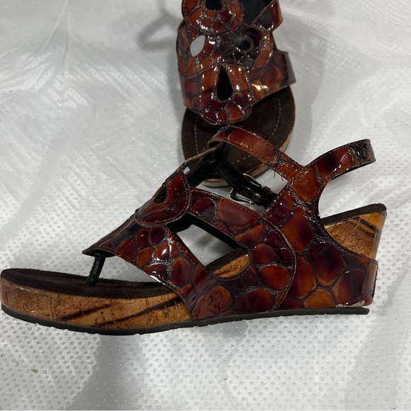 Donald J Pliner Women’s Sz 7 Tortoise Shell Platform Wedge Made in Italy - Picture 12 of 16